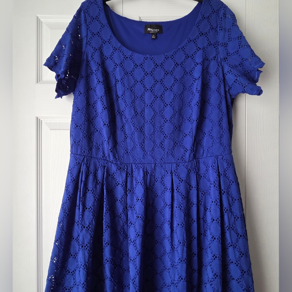 RN Studio By RONNI NICOLE Royal Blue Lace Midi Dress with Scoop Neck Size 2X - Picture 3 of 11